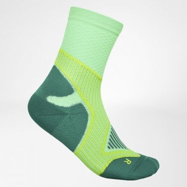 Outdoor Performance Mid Cut Socks - Women's